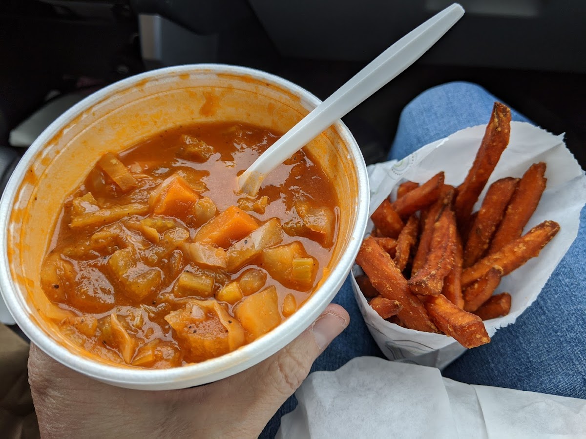 Hoosier Drive-In classic drive-in experience Huntington Indiana